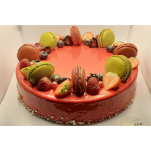 Bavarese alle Fragole e Frutti di Bosco con Macaron